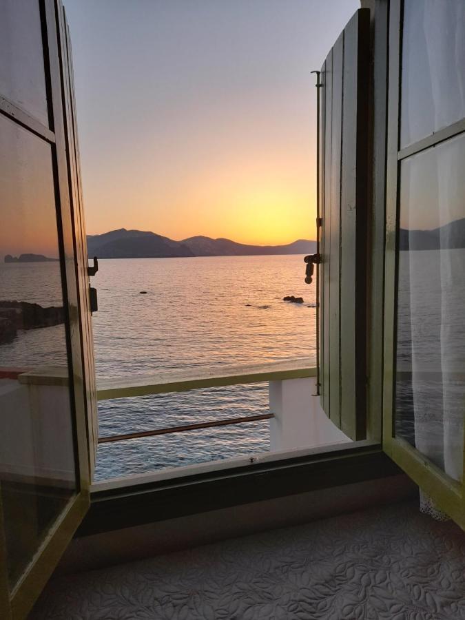 Milos By The Sea - Eco House Plaka  Exterior foto